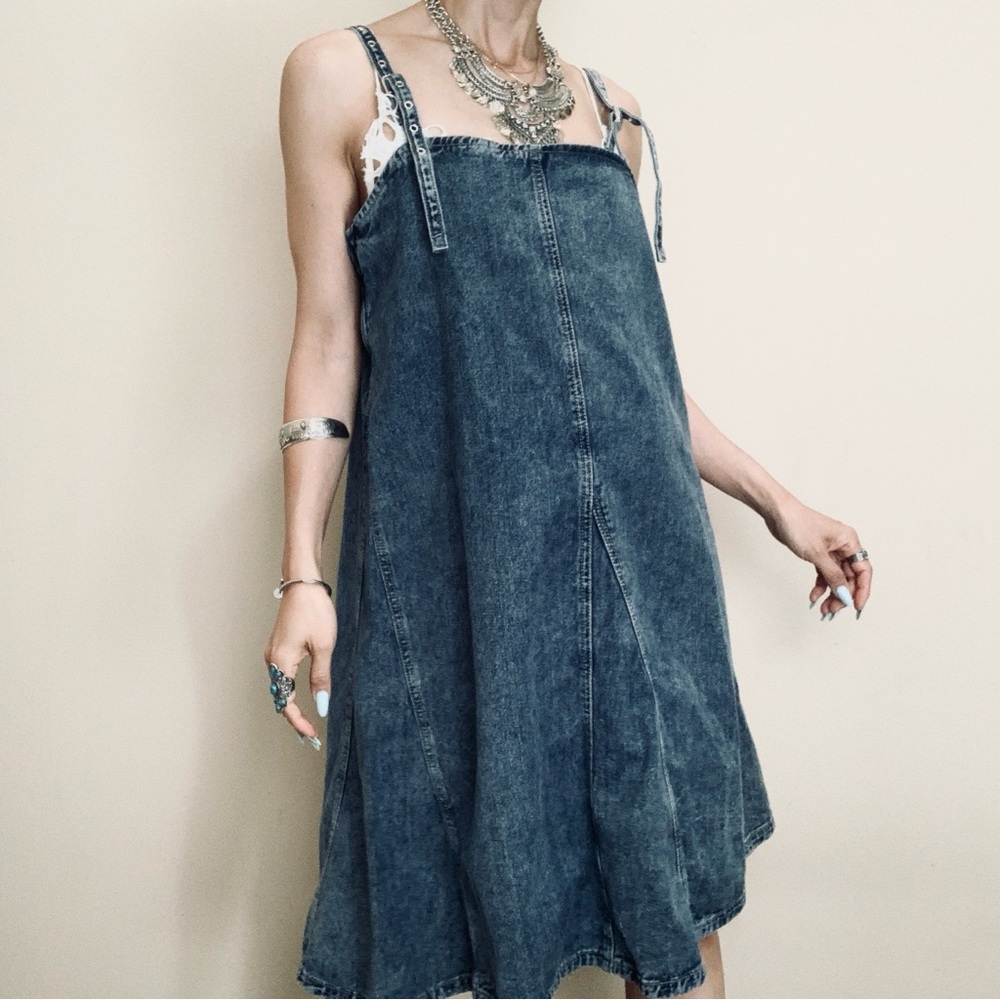 Zara Strapless Denim Dress - Picture 3 of 11